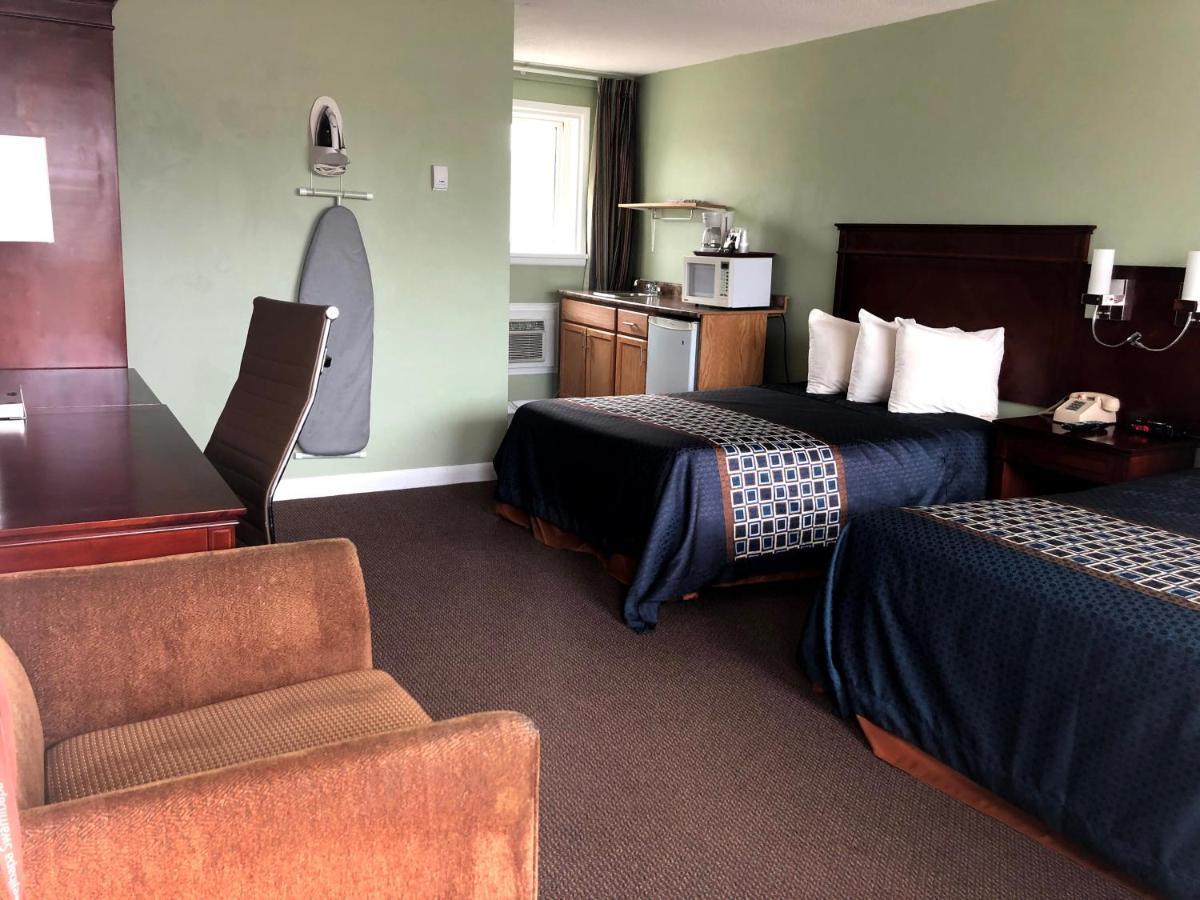 Perth Plaza Inn&Suites Bagian luar foto