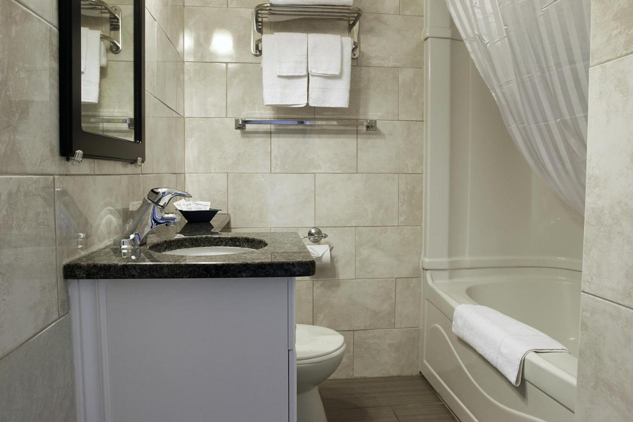 Perth Plaza Inn&Suites Bagian luar foto