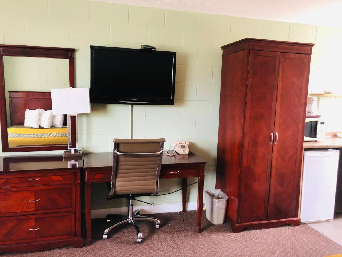 Perth Plaza Inn&Suites Bagian luar foto