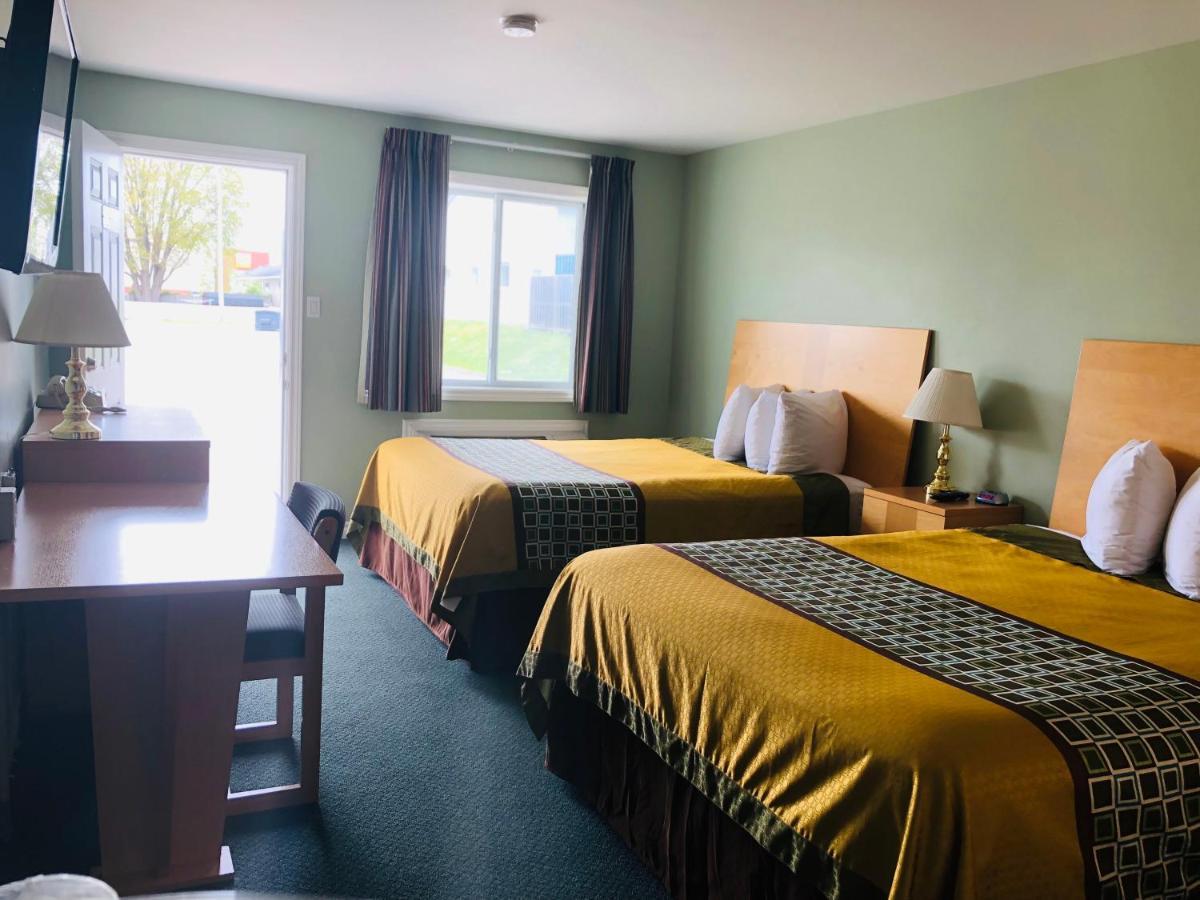 Perth Plaza Inn&Suites Bagian luar foto