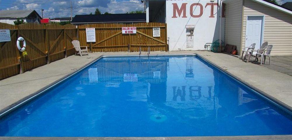 Perth Plaza Inn&Suites Bagian luar foto