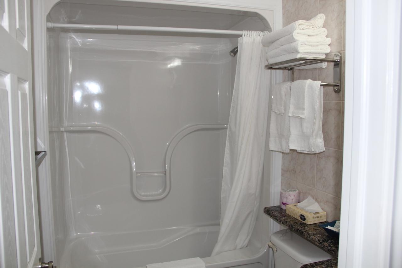 Perth Plaza Inn&Suites Bagian luar foto