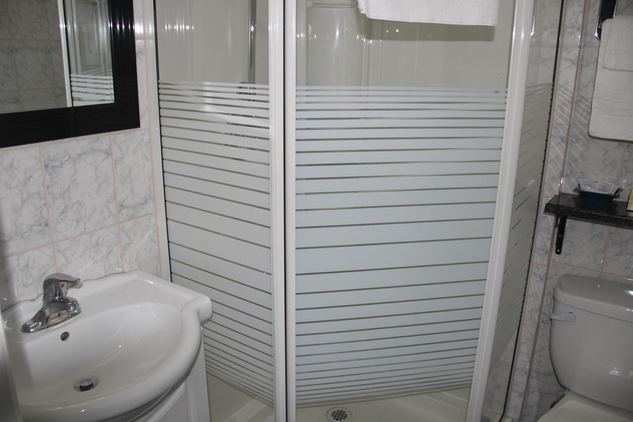 Perth Plaza Inn&Suites Bagian luar foto