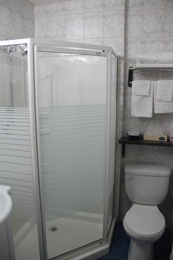 Perth Plaza Inn&Suites Bagian luar foto